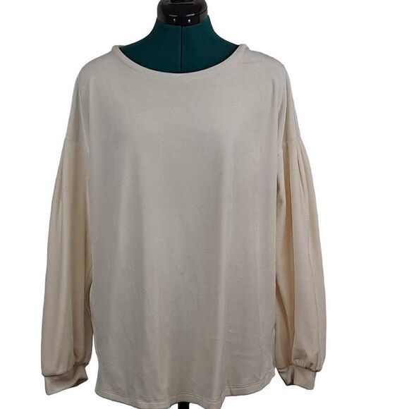 Ladies velvet pullover top NWT - Picture 1 of 10